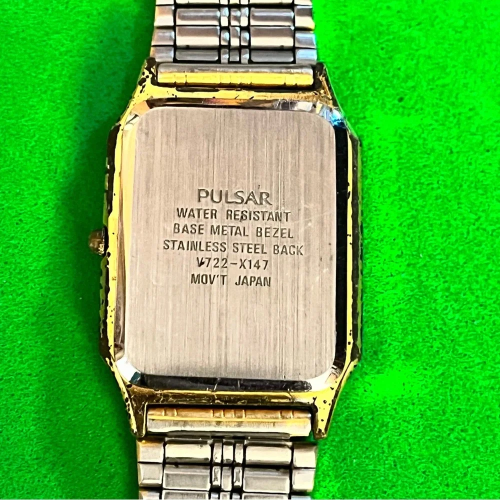 Pulsar Men's V722-147 Gold Face Steel Bracelet Band Date Tank Watch